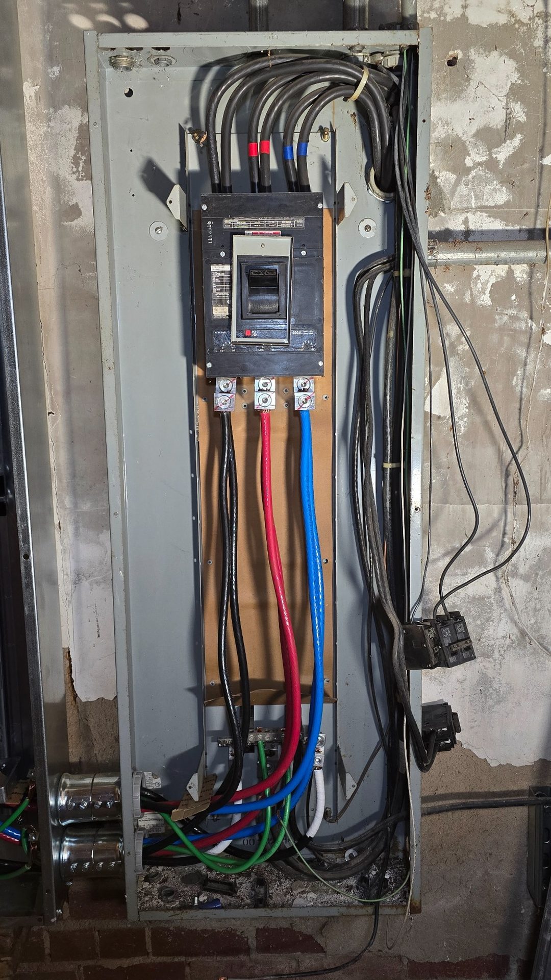 Commercial electrical disconnect and conduit work